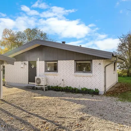 בית נופש Sigbrit - 100m From The Sea By Interhome *